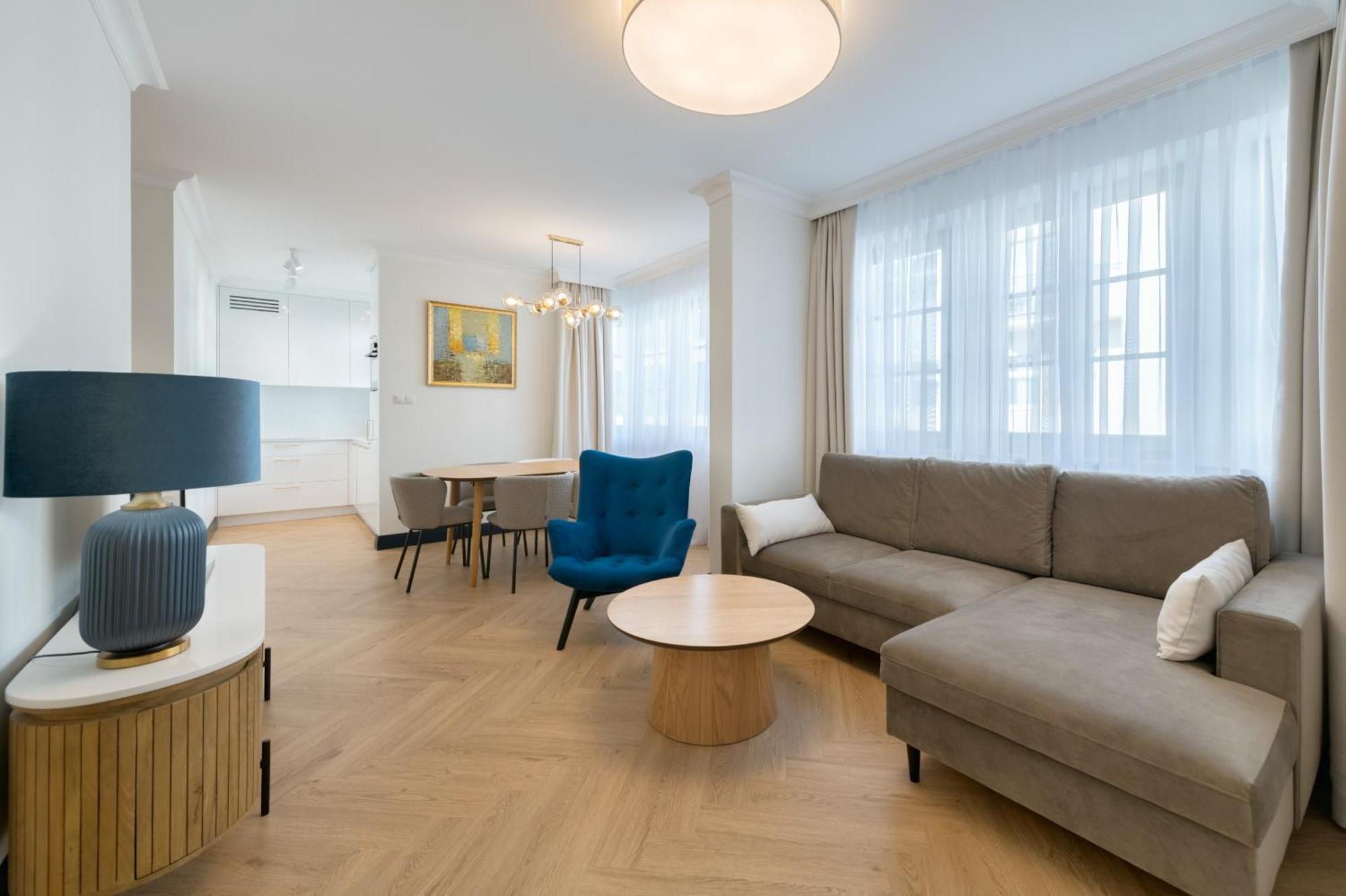 Apartment Dr - Sail *