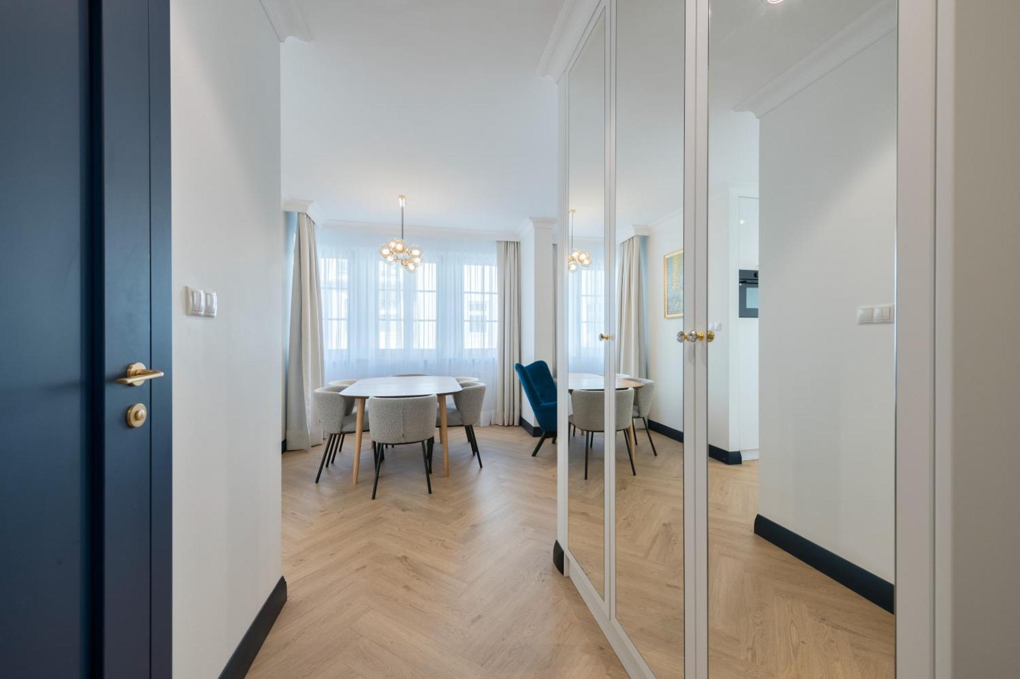 Apartment Dr - Sail *